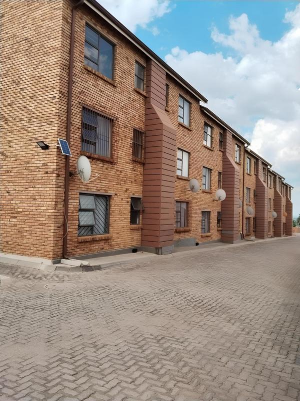 1 Bedroom Property for Sale in Honeypark Gauteng