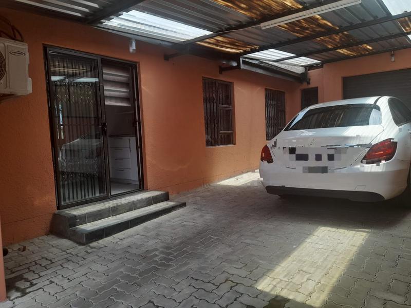 To Let 5 Bedroom Property for Rent in Vosloorus Ext 2 Gauteng