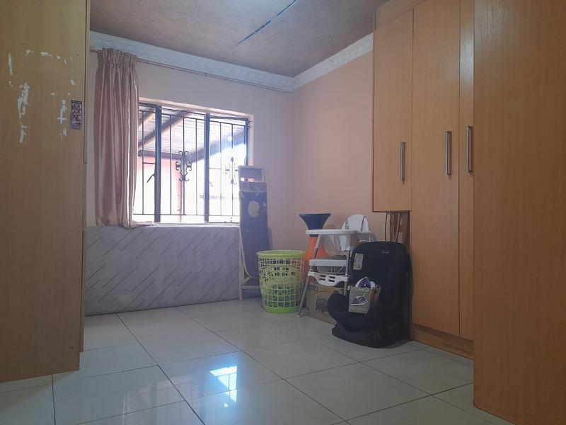 To Let 5 Bedroom Property for Rent in Vosloorus Gauteng