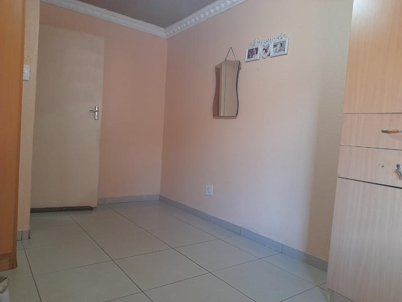 To Let 5 Bedroom Property for Rent in Vosloorus Gauteng