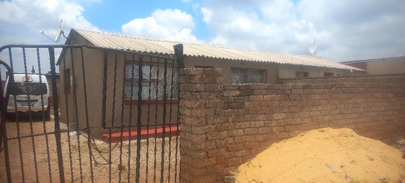 2 Bedroom Property for Sale in Naledi Gauteng