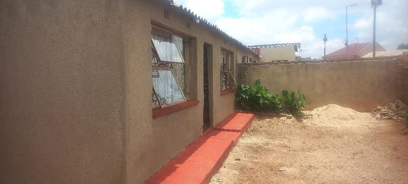 2 Bedroom Property for Sale in Naledi Gauteng