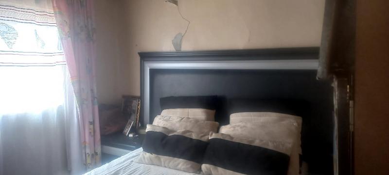 2 Bedroom Property for Sale in Naledi Gauteng