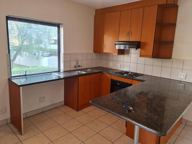 To Let 2 Bedroom Property for Rent in Magaliessig Gauteng