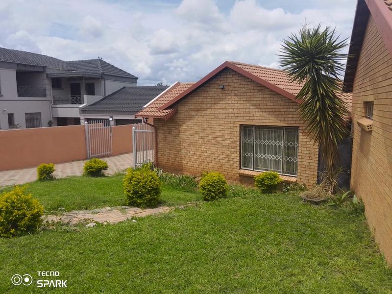 To Let 3 Bedroom Property for Rent in Country View Gauteng