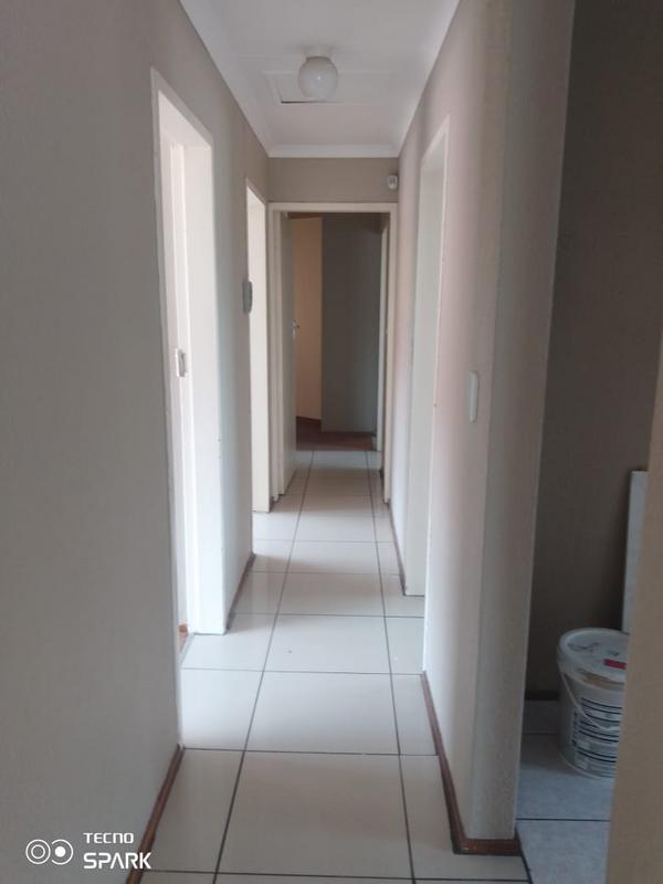 To Let 3 Bedroom Property for Rent in Country View Gauteng