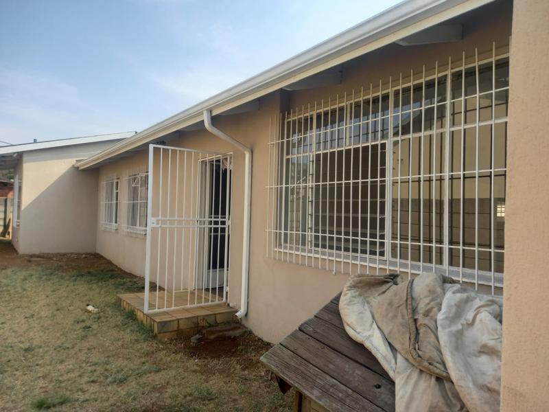 4 Bedroom Property for Sale in Meadowdale Gauteng