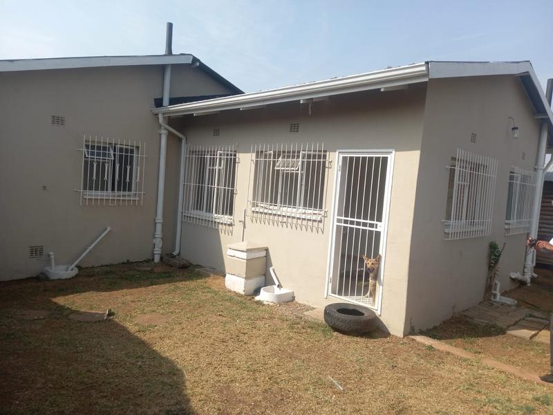 4 Bedroom Property for Sale in Meadowdale Gauteng