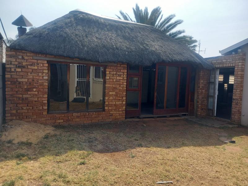 4 Bedroom Property for Sale in Meadowdale Gauteng