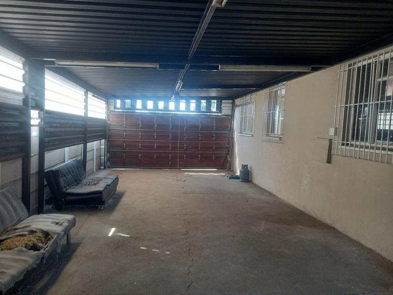 4 Bedroom Property for Sale in Meadowdale Gauteng