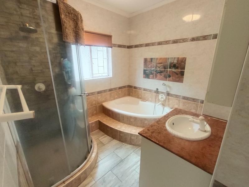 7 Bedroom Property for Sale in Wonderboom Gauteng