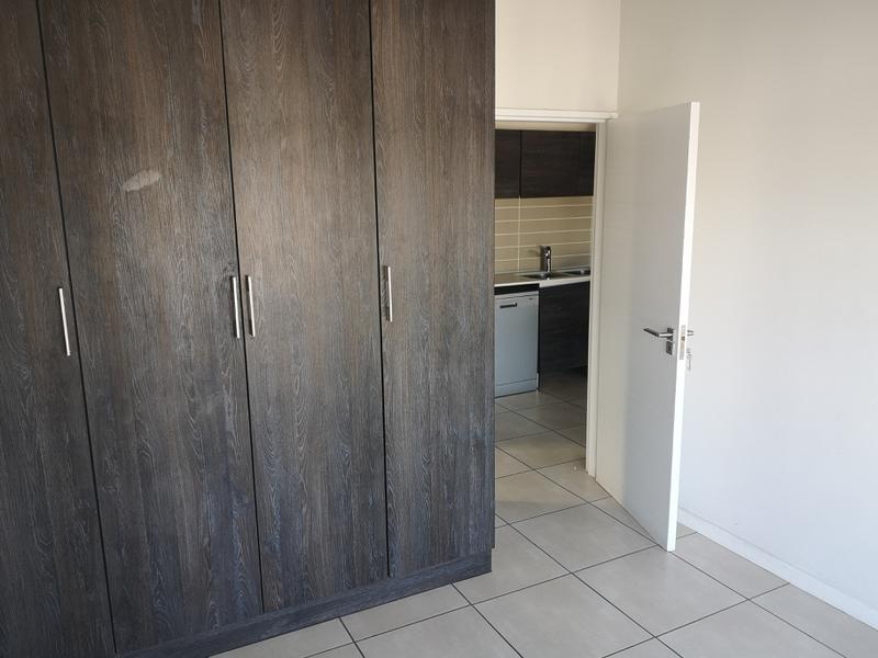 To Let 1 Bedroom Property for Rent in Olivedale Gauteng