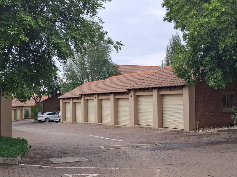 To Let 2 Bedroom Property for Rent in Mooikloof Ridge Gauteng