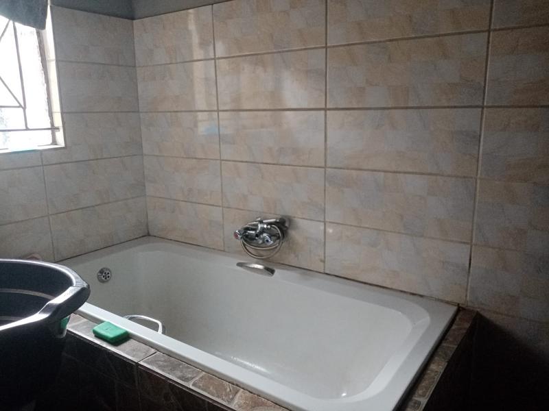 1 Bedroom Property for Sale in Zonkezizwe Gauteng