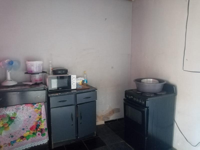 1 Bedroom Property for Sale in Zonkezizwe Gauteng