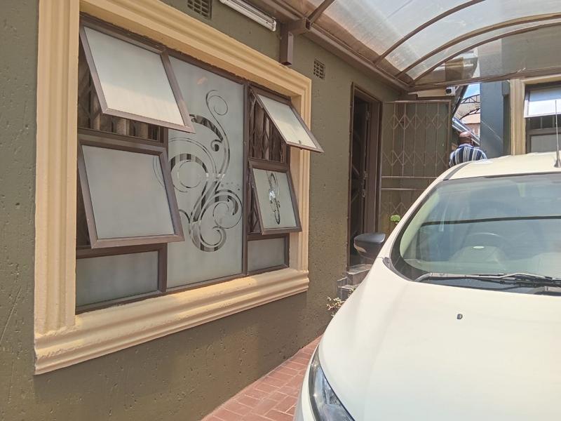 2 Bedroom Property for Sale in Diepkloof Zone 6 Gauteng