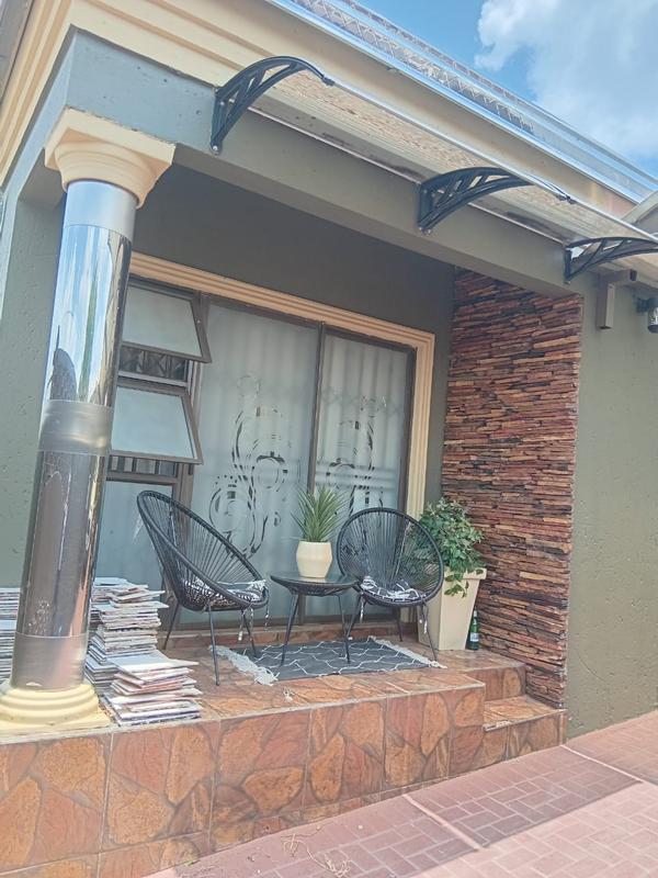 2 Bedroom Property for Sale in Diepkloof Zone 6 Gauteng