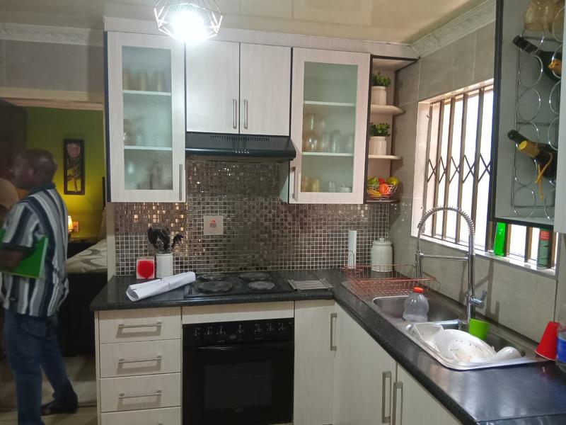 2 Bedroom Property for Sale in Diepkloof Zone 6 Gauteng