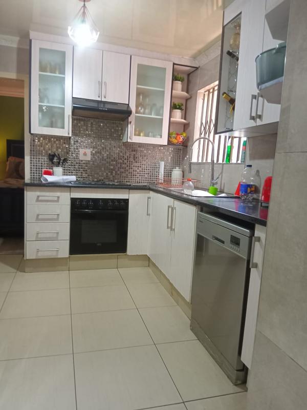 2 Bedroom Property for Sale in Diepkloof Zone 6 Gauteng