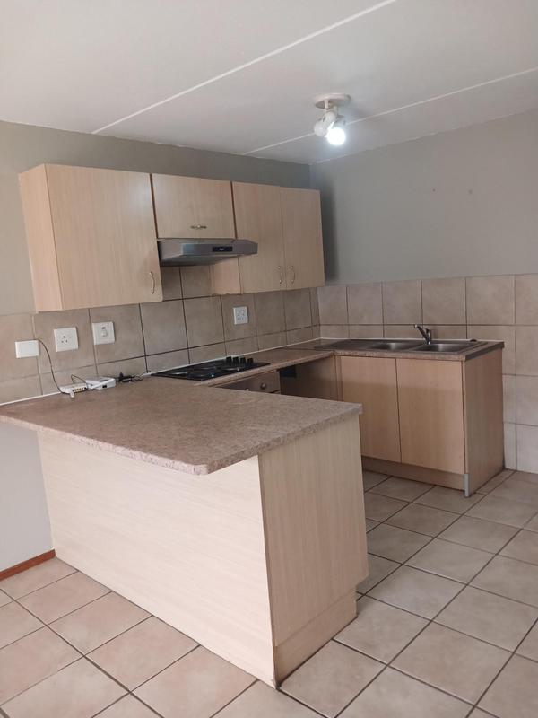 To Let 2 Bedroom Property for Rent in Noordhang Gauteng