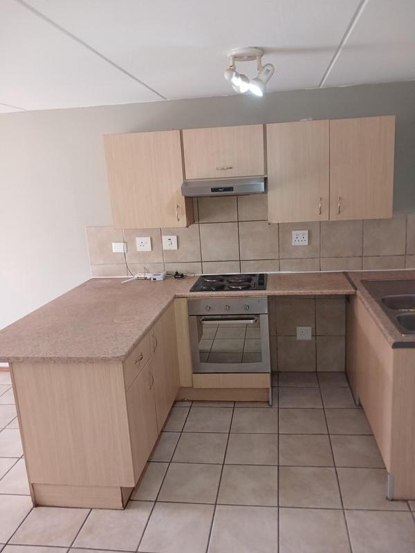 To Let 2 Bedroom Property for Rent in Noordhang Gauteng