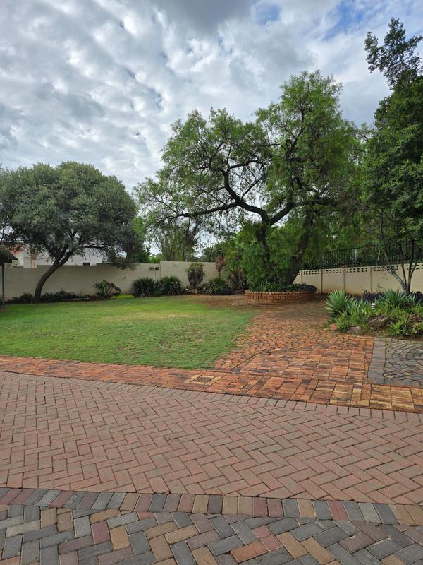 5 Bedroom Property for Sale in Erasmia Gauteng