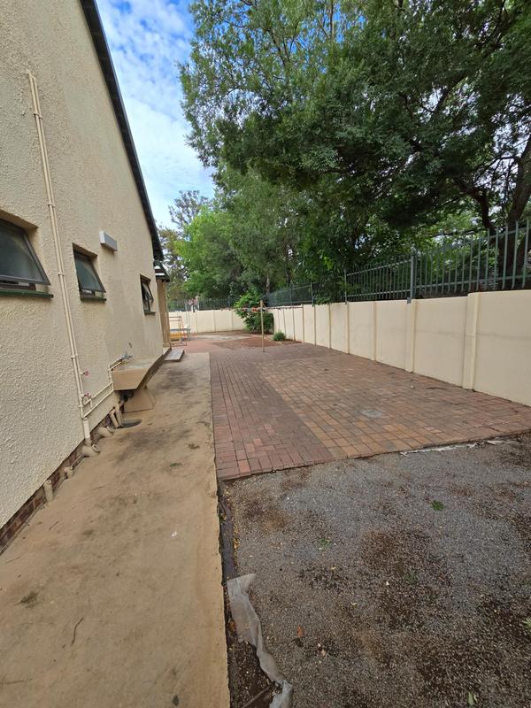 5 Bedroom Property for Sale in Erasmia Gauteng