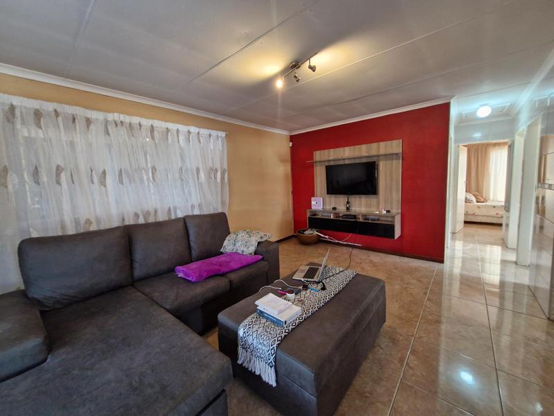 To Let 2 Bedroom Property for Rent in Birch Acres Gauteng