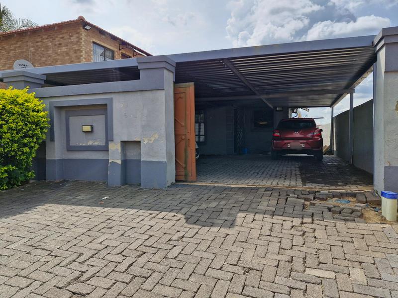 To Let 2 Bedroom Property for Rent in Birch Acres Gauteng