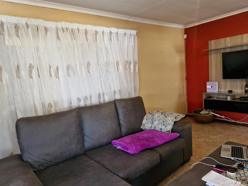 To Let 2 Bedroom Property for Rent in Birch Acres Gauteng