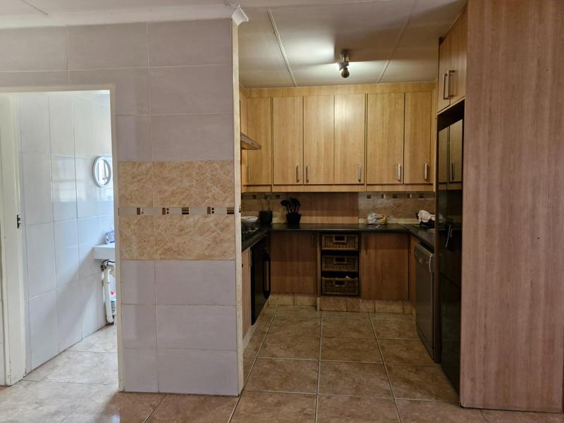 To Let 2 Bedroom Property for Rent in Birch Acres Gauteng