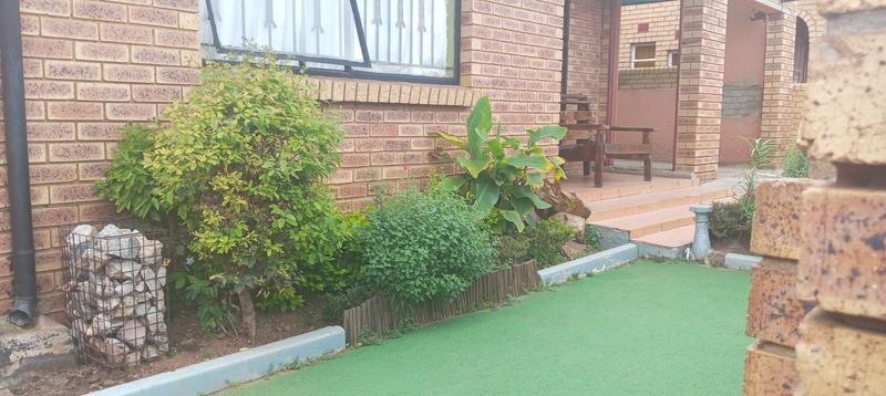 3 Bedroom Property for Sale in Chiawelo Gauteng