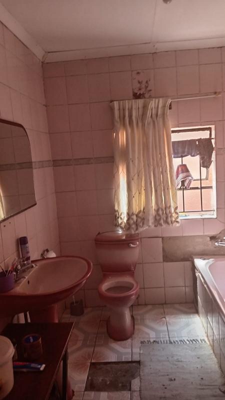 3 Bedroom Property for Sale in Chiawelo Gauteng