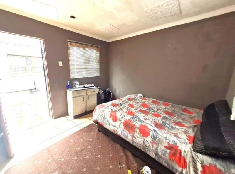 2 Bedroom Property for Sale in Moroka North Gauteng