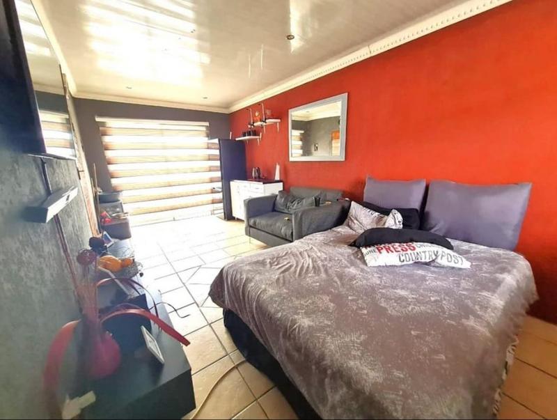 2 Bedroom Property for Sale in Moroka North Gauteng