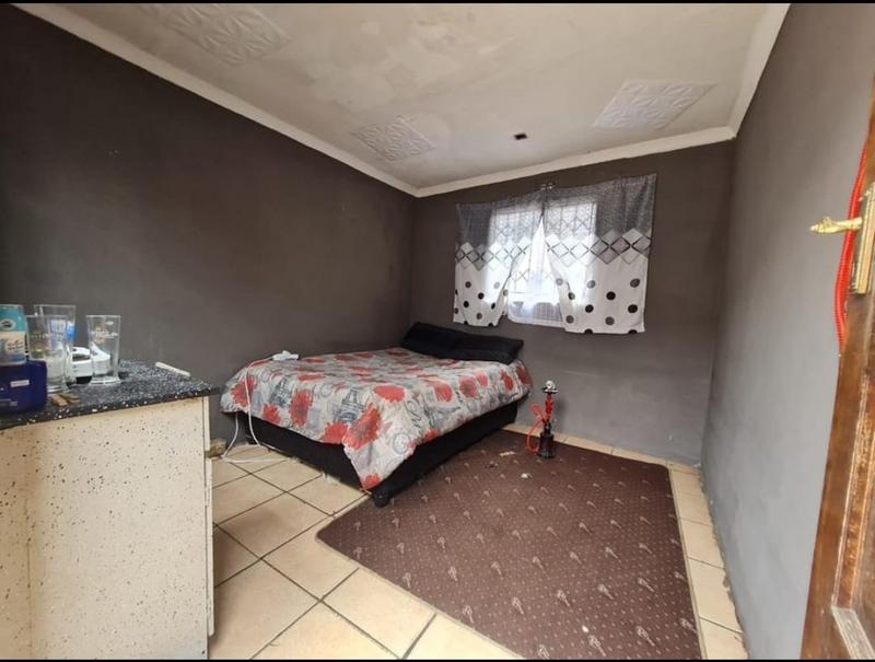 2 Bedroom Property for Sale in Moroka North Gauteng