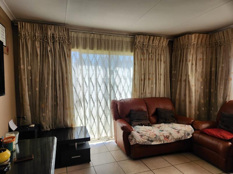 3 Bedroom Property for Sale in Olievenhoutbosch Gauteng