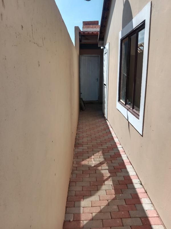 To Let 2 Bedroom Property for Rent in Palm Ridge Gauteng