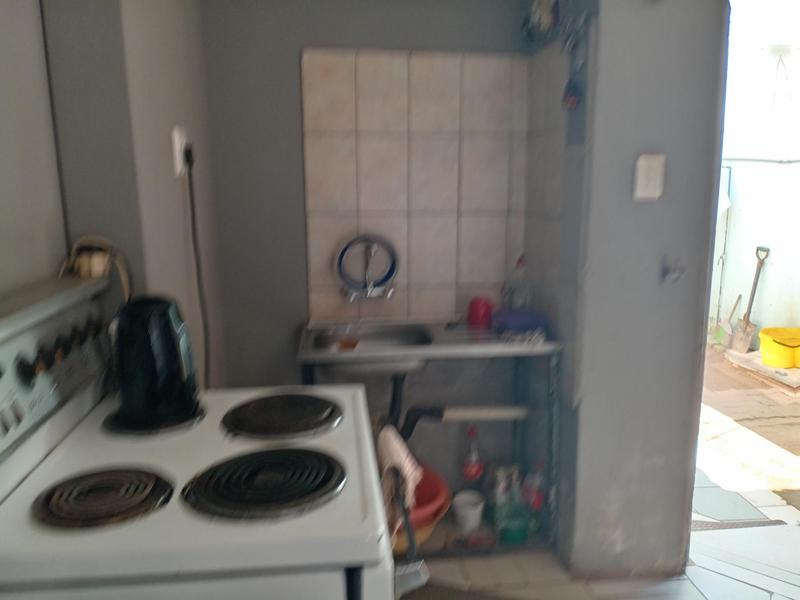 To Let 1 Bedroom Property for Rent in Zonkezizwe Gauteng