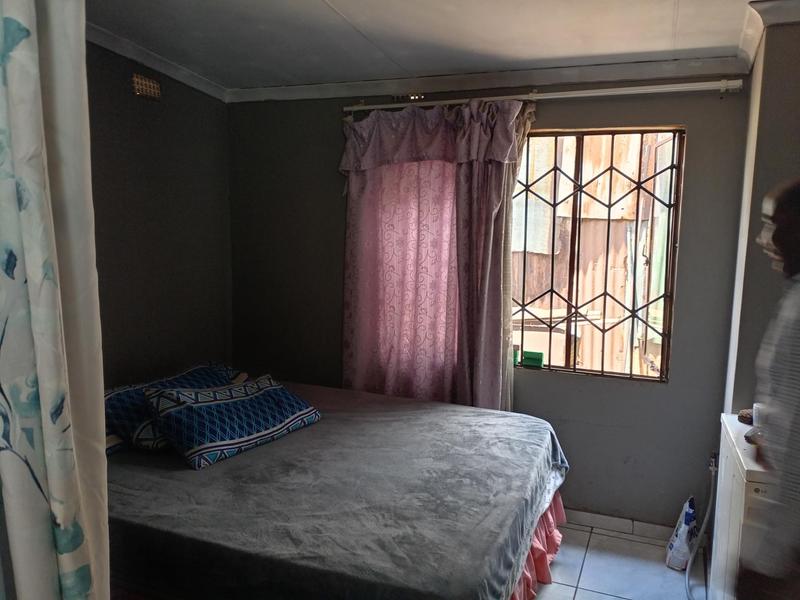 To Let 1 Bedroom Property for Rent in Zonkezizwe Gauteng