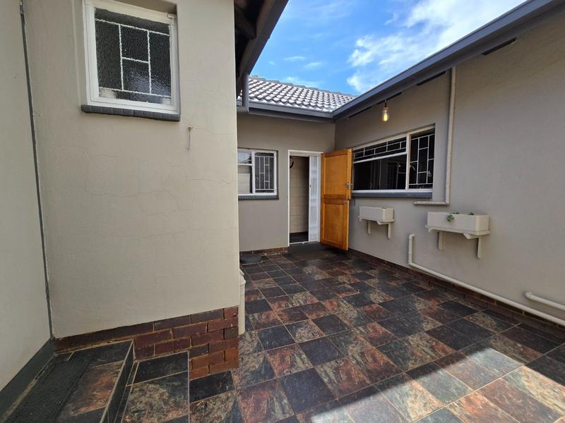 4 Bedroom Property for Sale in Magalieskruin Gauteng