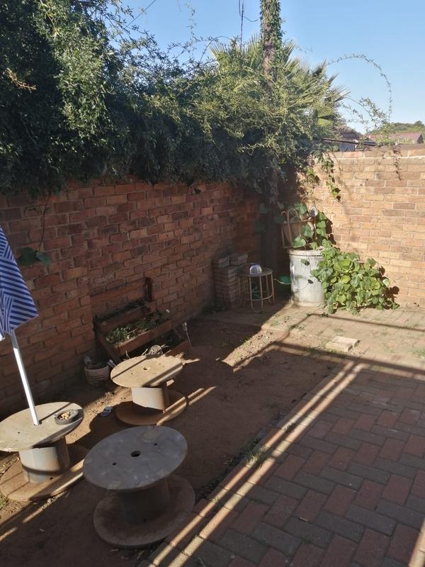 To Let 2 Bedroom Property for Rent in Casseldale Gauteng