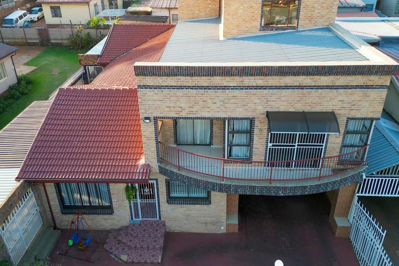 9 Bedroom Property for Sale in Laudium Gauteng