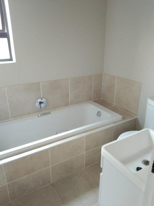 2 Bedroom Property for Sale in Whiteridge Gauteng