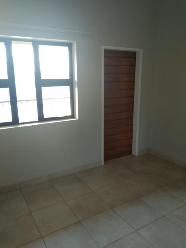 2 Bedroom Property for Sale in Whiteridge Gauteng