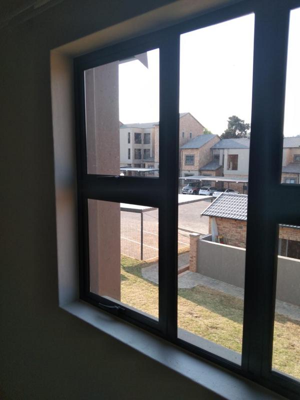 2 Bedroom Property for Sale in Whiteridge Gauteng