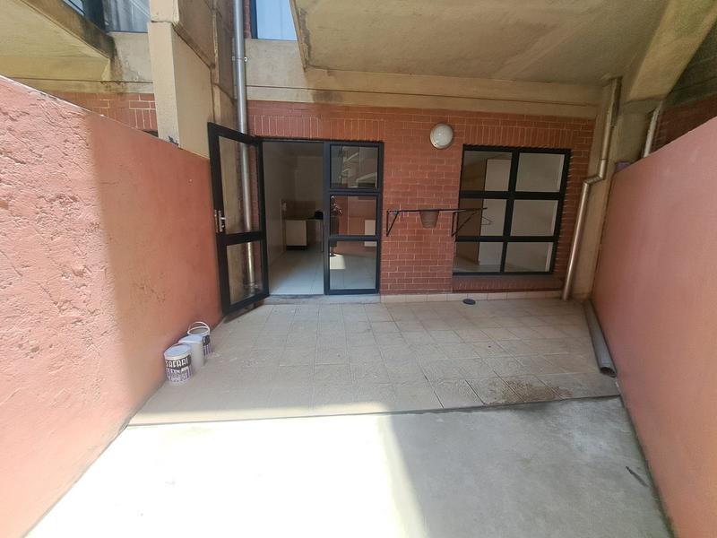 To Let 1 Bedroom Property for Rent in Braamfontein Gauteng