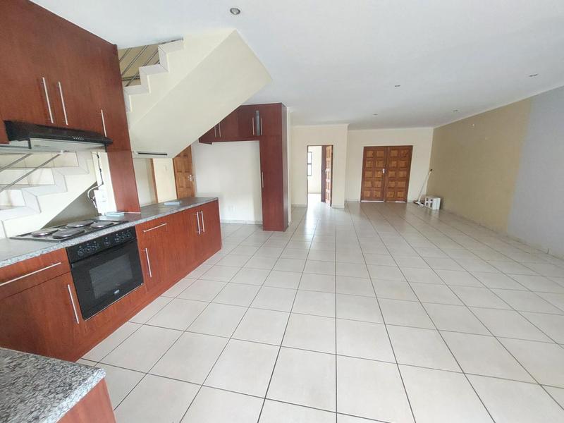 To Let 4 Bedroom Property for Rent in Stone Ridge Gauteng