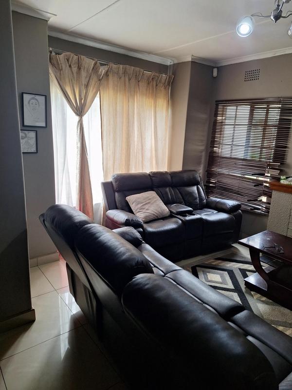 To Let 3 Bedroom Property for Rent in Primrose Gauteng