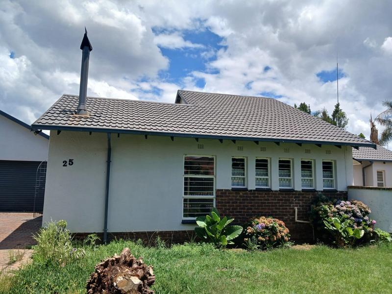 To Let 4 Bedroom Property for Rent in Glen Marais Gauteng